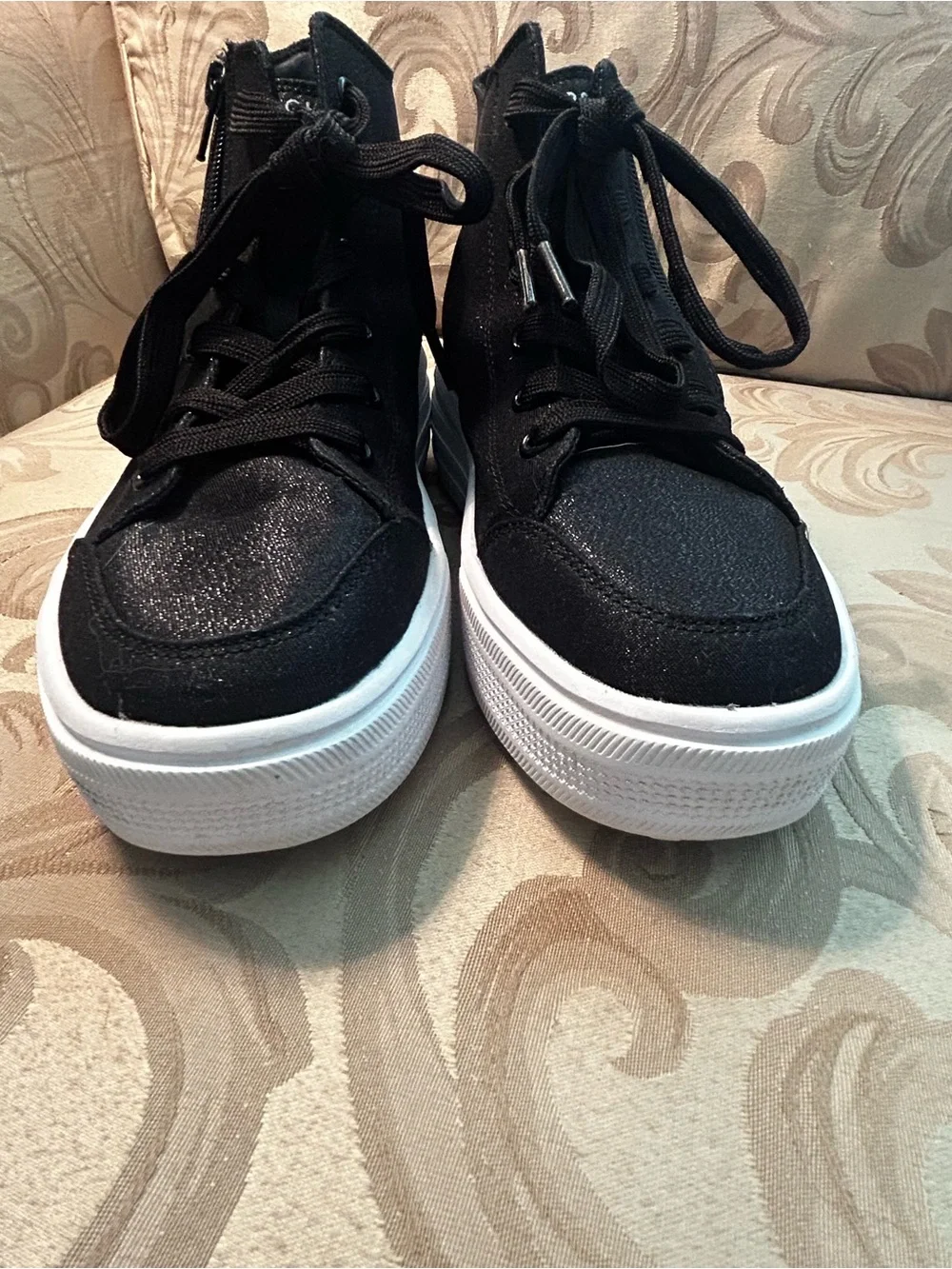 Skechers these sketchers